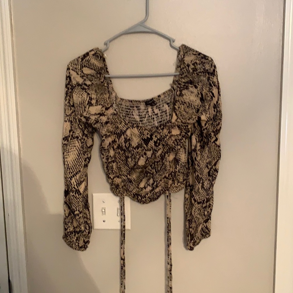 KendallxKylie Pacsun love sleeve crop top!